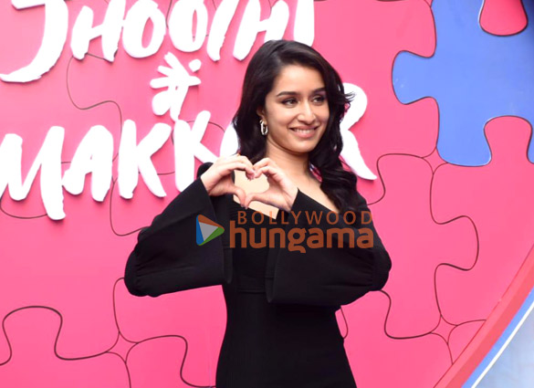 photos celebs grace the trailer launch of tu jhoothi main makkaar 2 3
