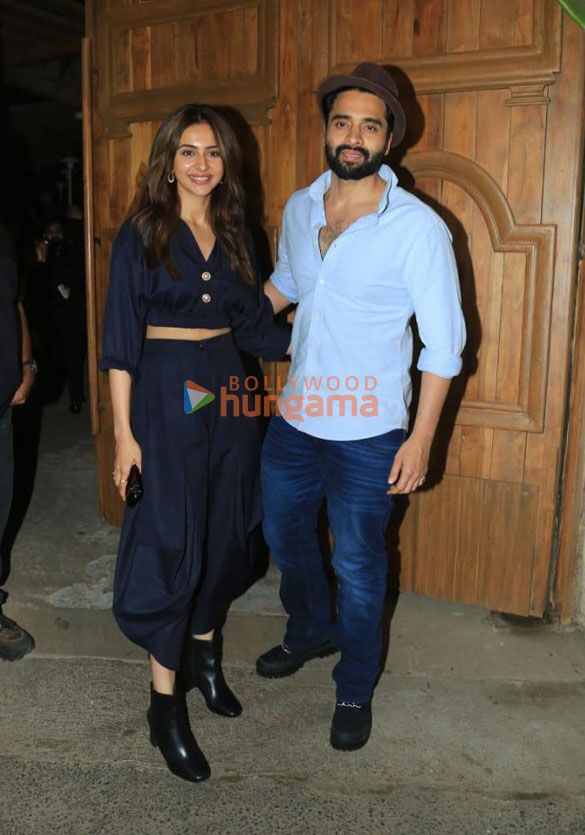 Photos: Celebs snapped at One8 in Juhu Photos: Celebs snapped at One8 in Juhu