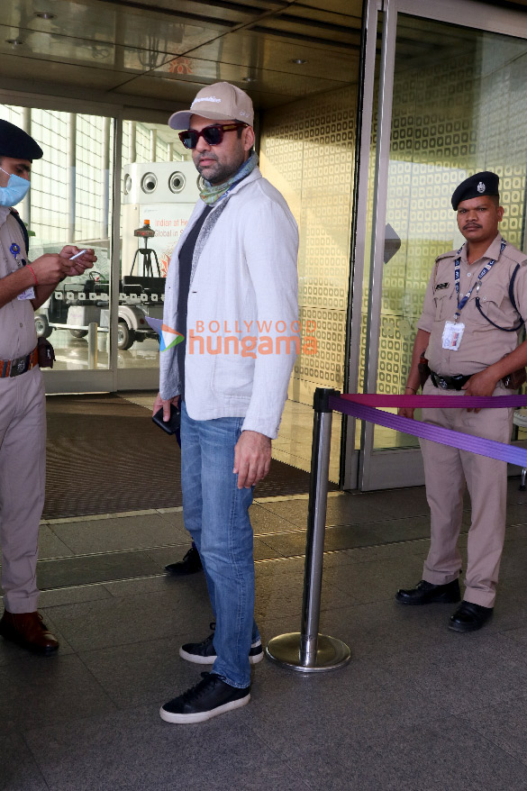 photos deepika padukone rakul preet singh and others snapped at the airport 4