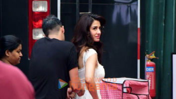 Photos: Disha Patani snapped at a shoot location