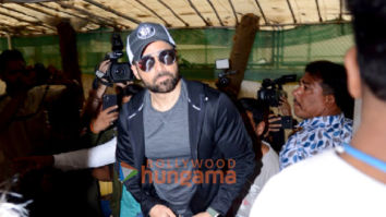 Photos: Emraan Hashmi spotted at Sunny Super Sound in Juhu