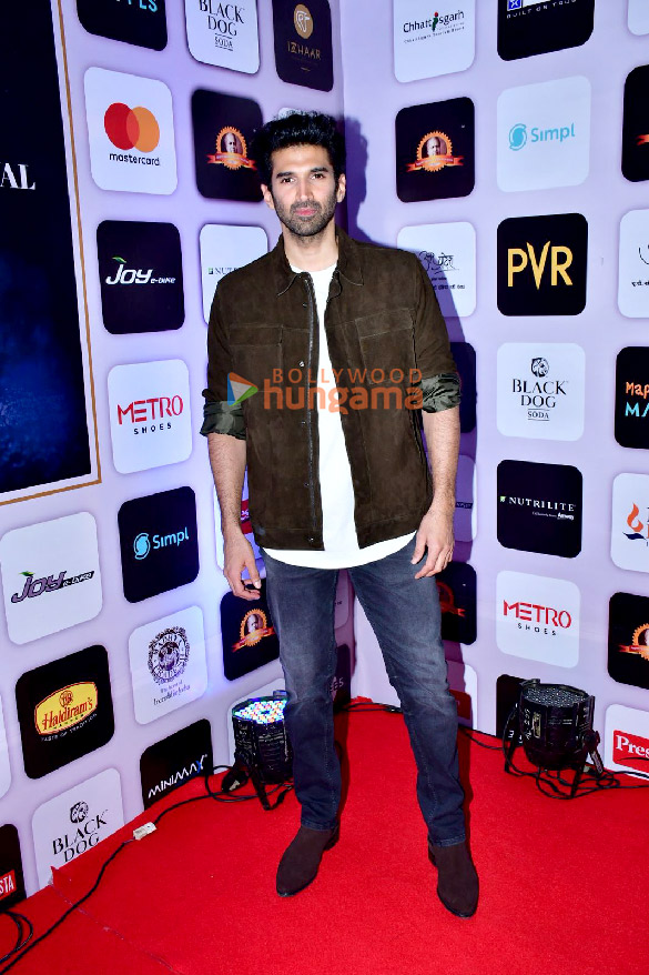 photos jacqueline fernandez and aditya roy kapur attend dadasaheb phalke international film festival awards 2023 3