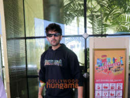 Photos: Kartik Aaryan, Tabu, Bhagyashree and others snapped athe airport