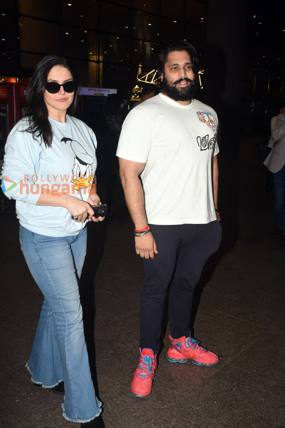 photos kartik aaryan tamannaah bhatia aryan khan and others snapped at the airport 5