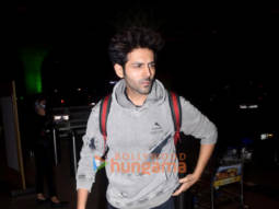 Photos: Kartik Aaryan and Raveena Tandon snapped at the airport