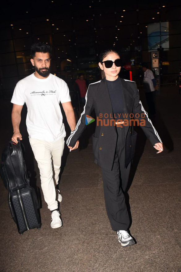 photos kiara advani sidharth malhotra aishwarya rai bachchan and others snapped at the airport 3