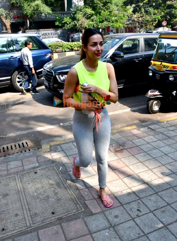 photos malaika arora snapped outside diva yoga in bandra 1 24