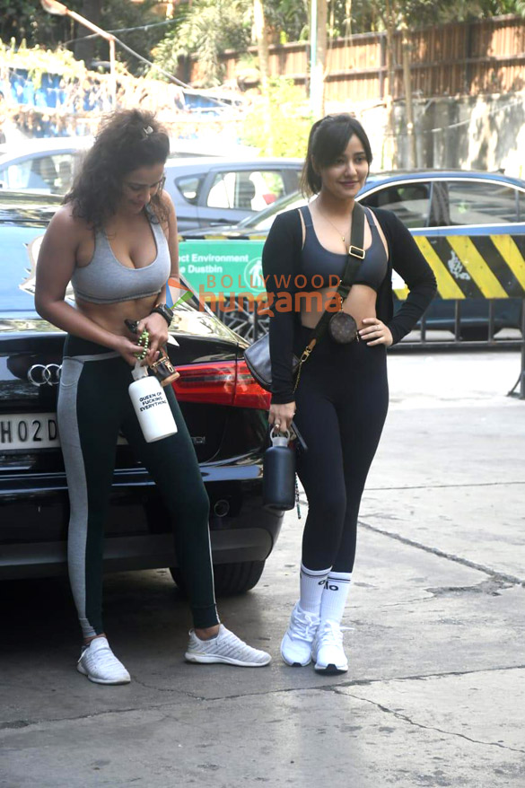photos neha sharma and aisha sharma spotted outside a gym in bandra 4 6