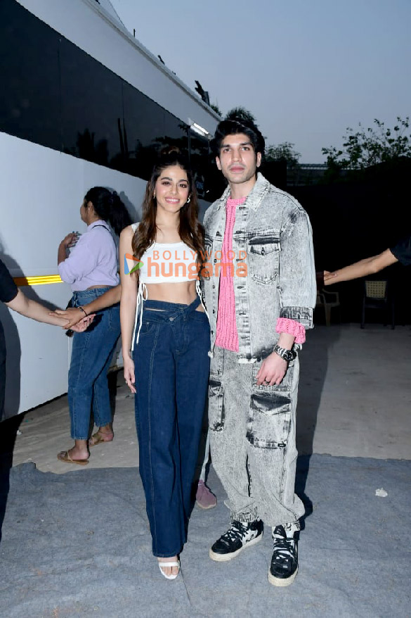 photos rakul preet singh alaya f anurag kashyap and karan mehta snapped promoting almost pyaar with dj mohabbat at mithibai colleges festival kshitij 5