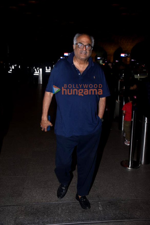 photos ranbir kapoor tiger shroff and boney kapoor snapped at the airport 5