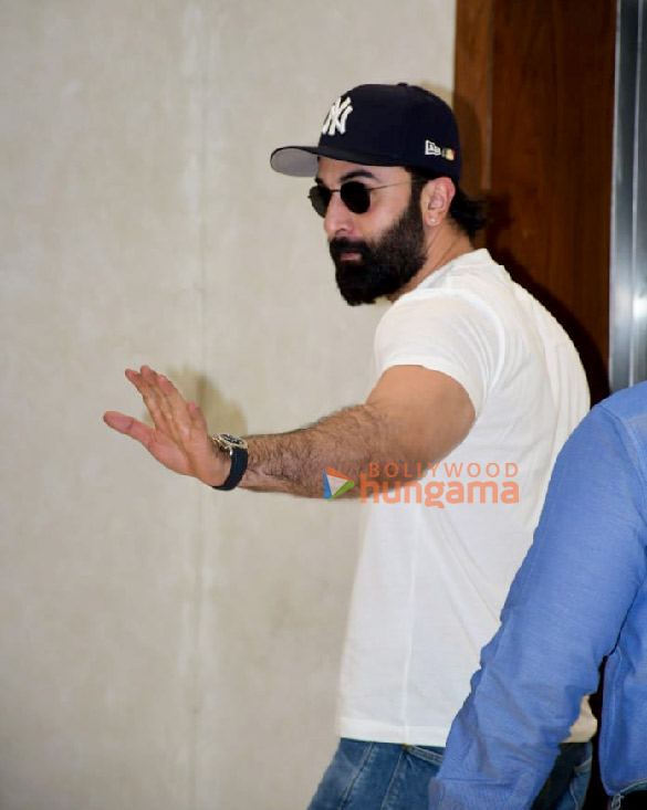 photos ranbir kapoor snapped at t series office in andheri 5