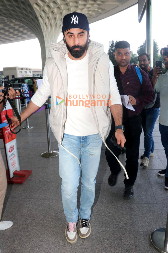 Photos: Ranbir Kapoor, Tiger Shroff and Boney Kapoor snapped at the airport Photos: Ranbir Kapoor, Tiger Shroff and Boney Kapoor snapped at the airport