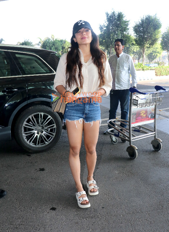 photos rashmika mandanna and stebin ben snapped at the airport 5