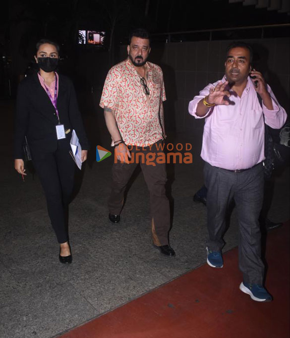 photos sanjay dutt snapped at the airport 112 1