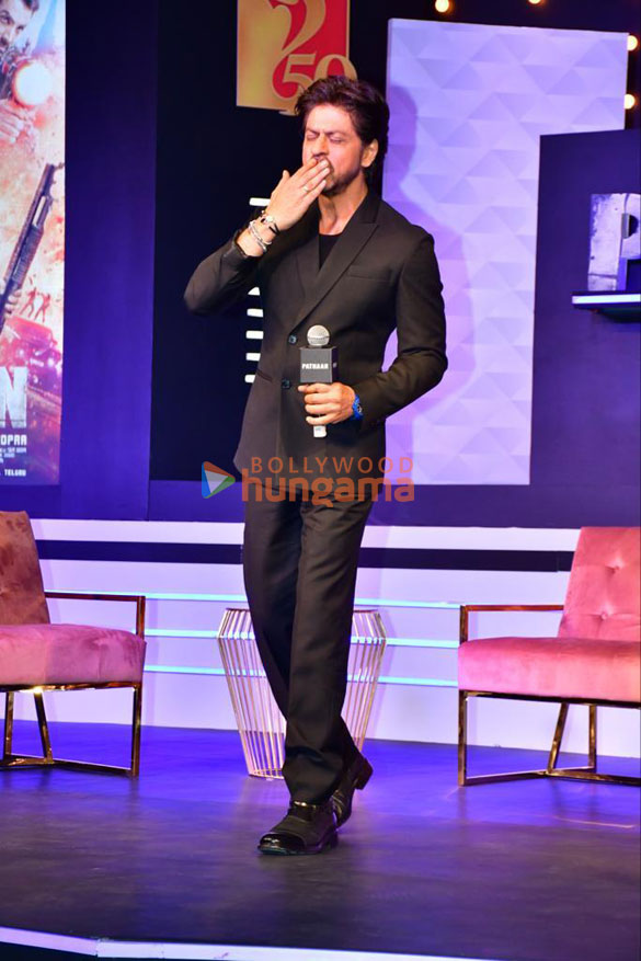 photos shah rukh khan deepika padukone john abraham and the team attend the press conference and success celebration of pathaan more 11
