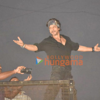 Photos: Shah Rukh Khan meets fans outside his residence in Bandra