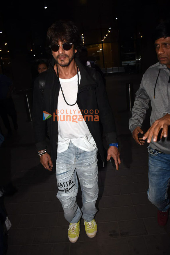Photos: Shah Rukh Khan snapped at the airport