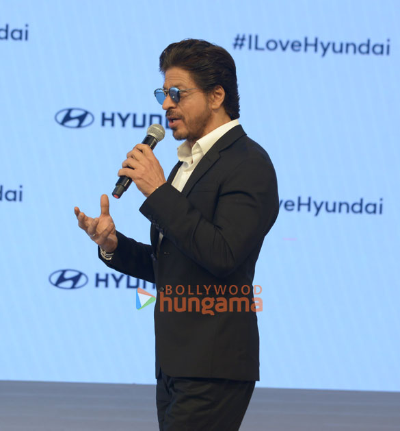 photos shah rukh khan snapped at the launch of the hyundai ioniq5 1