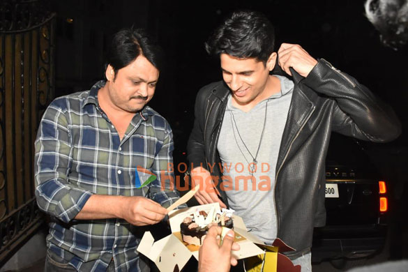 photos sidharth malhotra celebrates his birthday with media at his residence in bandra 2