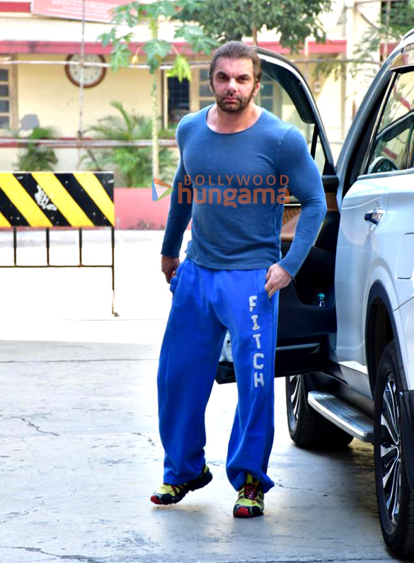 Photos: Sohail Khan and Neha Bhasin spotted at gym in Bandra | Parties & Events