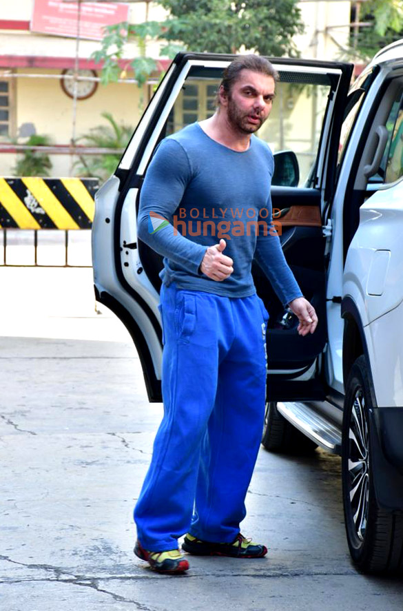 photos sohail khan and neha bhasin spotted at gym in bandra 3