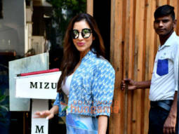 Photos: Sophie Choudry snapped outside Mizu in Bandra