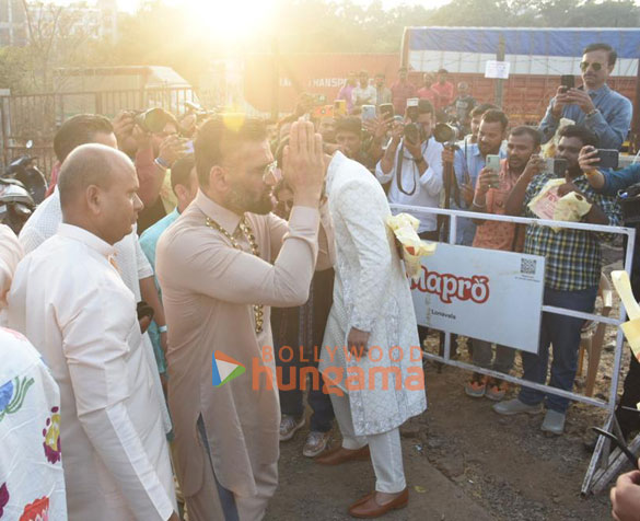 photos suniel shetty and ahan shetty meet media post kl rahul athiya wedding 5