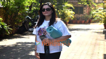 Photos: Zareen Khan spotted in Bandra