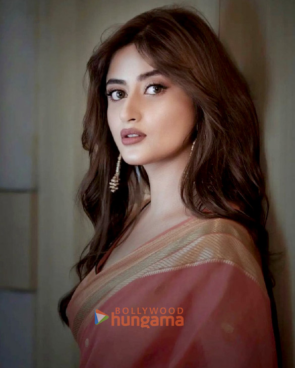 sajal ali 5