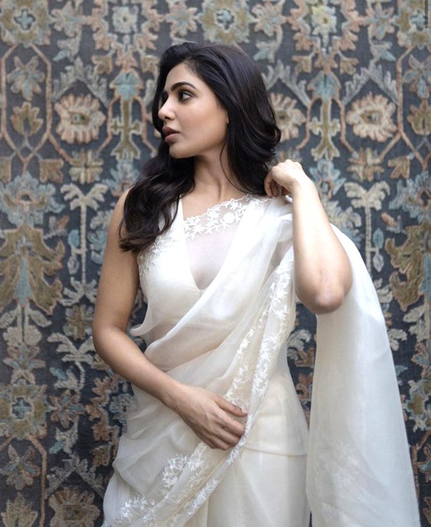 Samantha Ruth Prabhu looks angelic in an ivory silk organza saree for Rs.48K at Shakuntalam trailer launch 