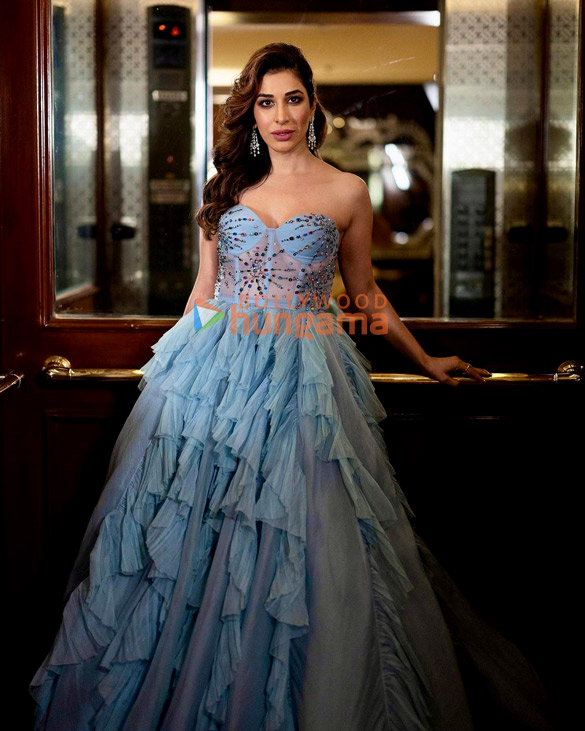 sophie choudry 6 10