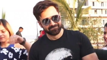 Emraan Hashmi teaches Main Khiladi hook step to fans