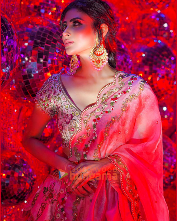 mouni roy 4 131