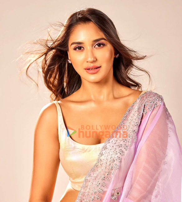 nikita dutta 2 51