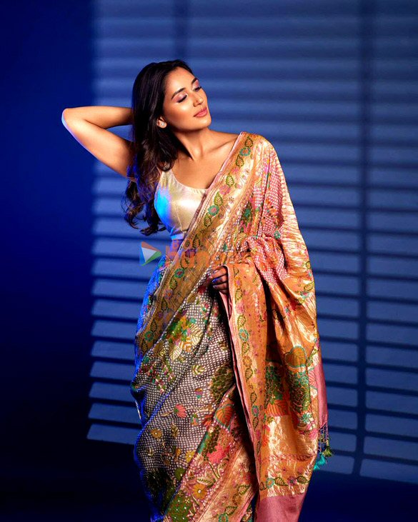 nikita dutta 5 12