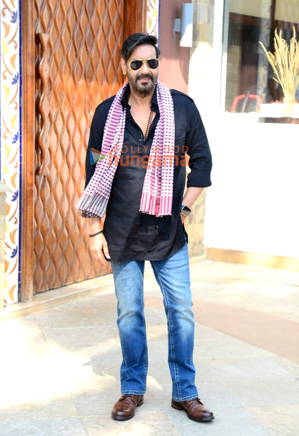photos ajay devgn and tabu spotted promoting their film bholaa 3