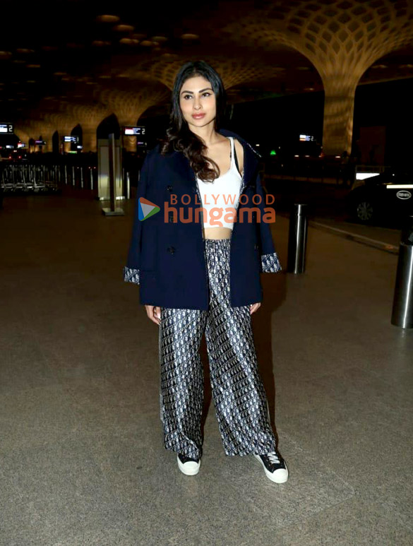 photos akshay kumar disha patani mouni roy and others snapped at the airport 6
