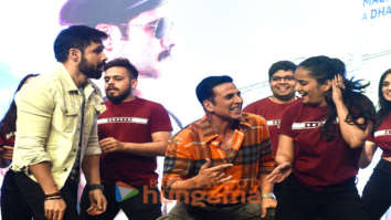 Photos: Akshay Kumar and Emraan Hashmi promote their film Selfiee at a college in Juhu