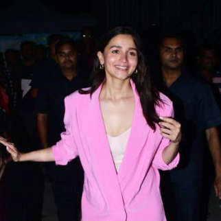 Photos: Alia Bhatt snapped post a shoot in Juhu