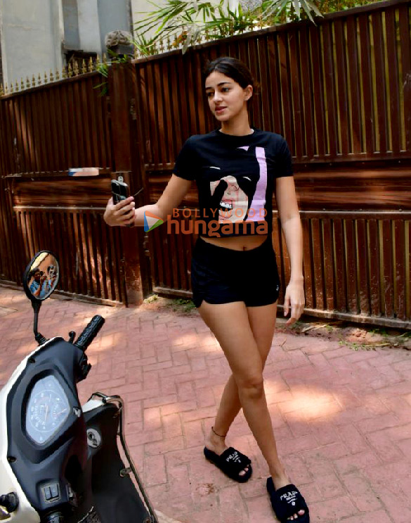 photos ananya panday spotted at anshuka yoga in bandra 2 28