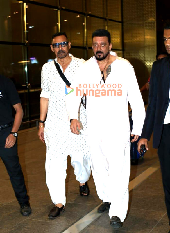photos anushka sharma virat kohli sanjay dutt and others snapped at the airport 2