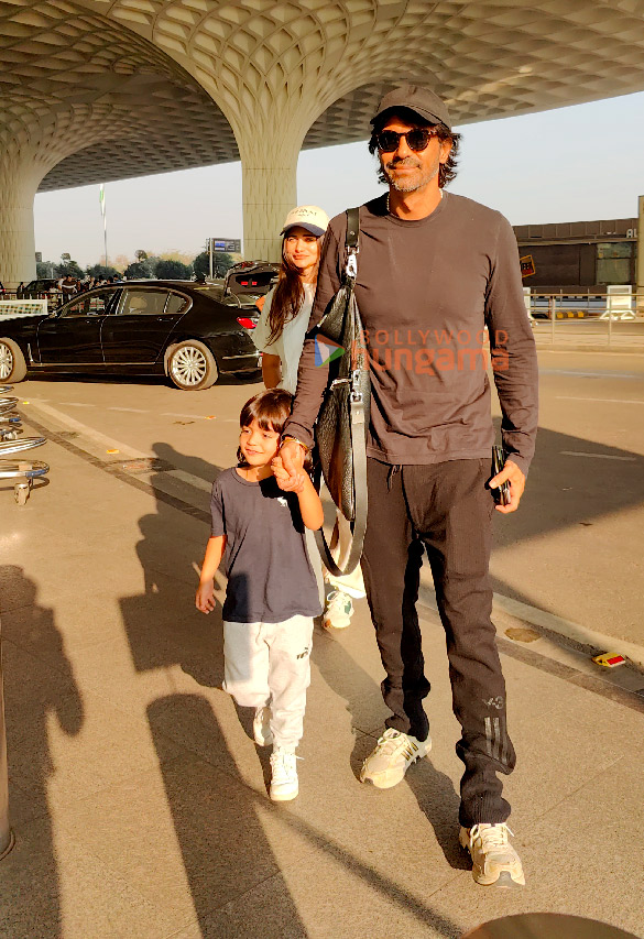 photos arjun rampal gabriella demetriades shriya saran and raashii khanna snapped at the airport 1