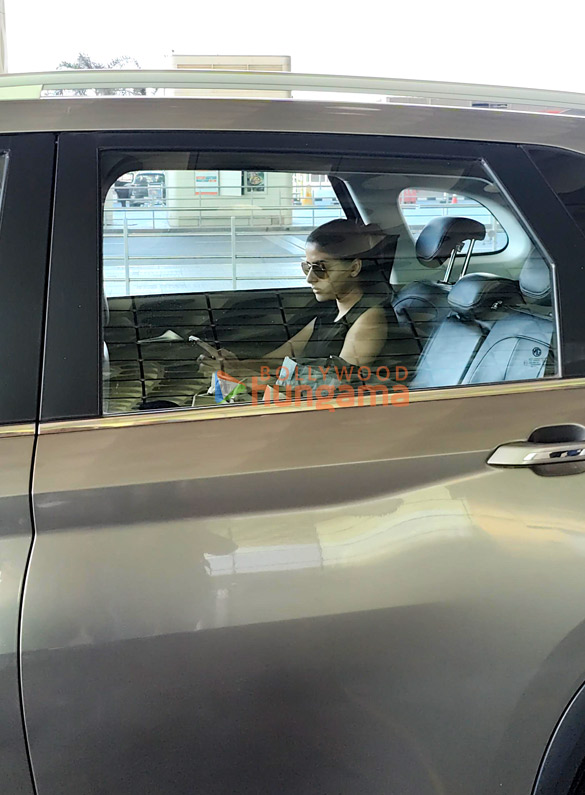 photos bhagyashree and prachi desai snapped at the airport 2