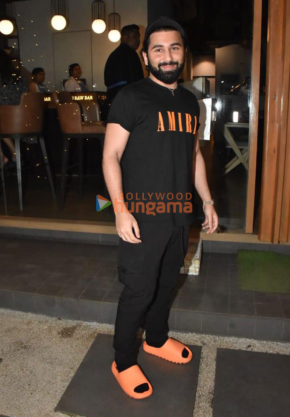 photos bhumi pednekar samiksha pednekar and orhan awatramani snapped at mizu in bandra 1