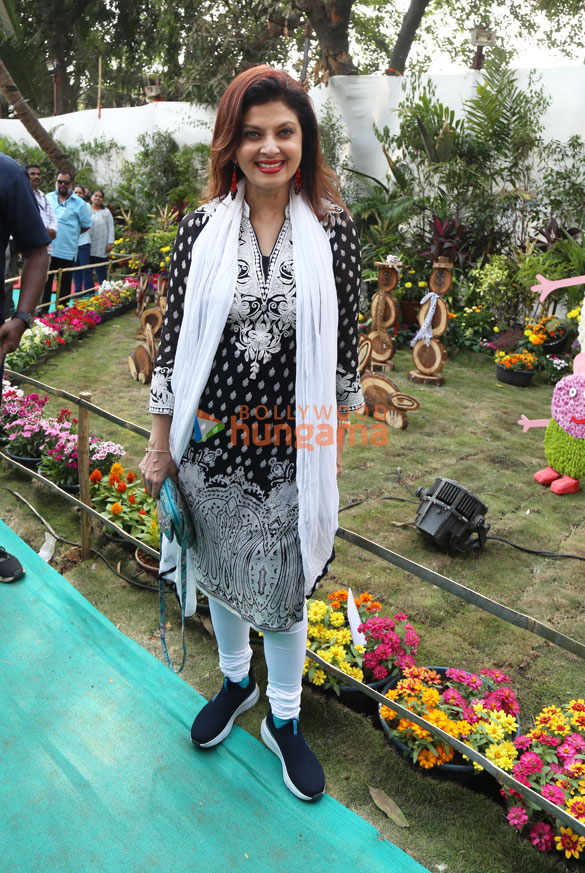 photos celebs attend the 26th flower plants fruit and vegetable exhibition 1