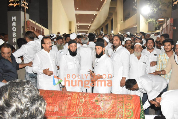 photos celebs attend the funeral of baba siddiques mother 3