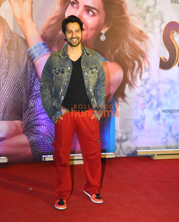 photos celebs grace the premiere of shehzada in juhu 0900