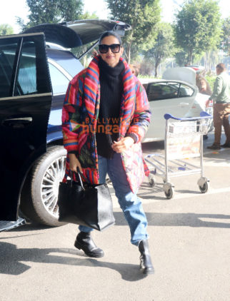 Photos: Deepika Padukone, Hrithik Roshan, Malaika Arora and others snapped at the airport