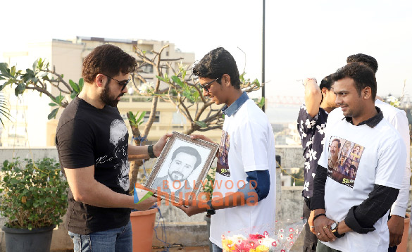 photos emraan hashmi spotted interacting with fans 6