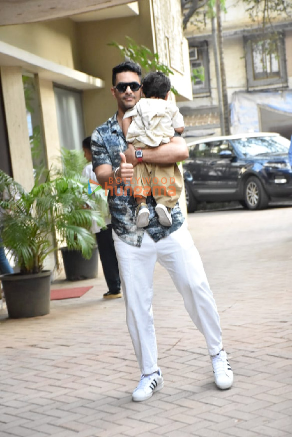 photos kareena kapoor khans son jehs birthday party in bandra 2